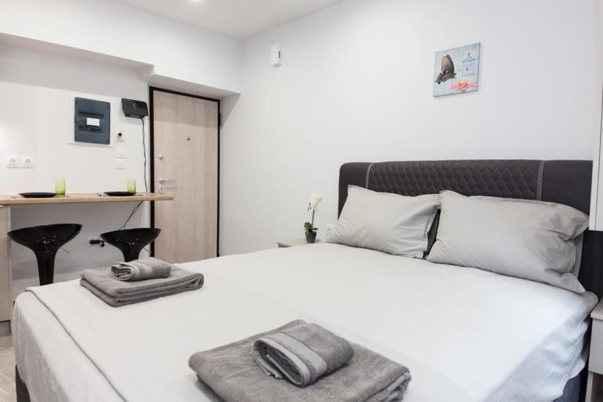 아테네 Brand New Urban Getaway Next To Megaro Mousikis 아파트 외부 사진